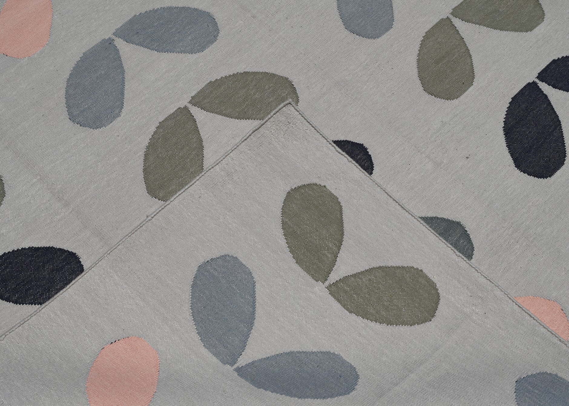 Petals Cotton Handwoven Dhurrie - The Rugs Story